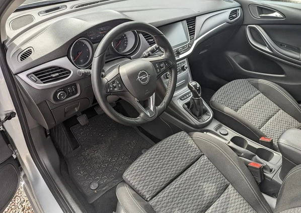 Opel Astra cena 36999 przebieg: 168000, rok produkcji 2016 z Mrocza małe 497